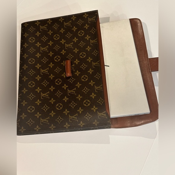 LV Ministre Document Computer Pouche Case Monogram Canvas w/ COA Louis Vuitton - Picture 9 of 16
